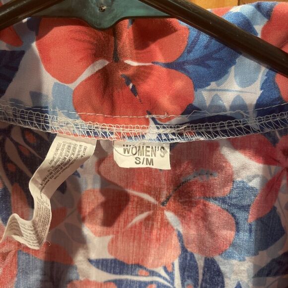 Women’s Hawaiian Shirt. Button Up. Size S/M. Red & blue Floral. Beach.Summer! - Picture 3 of 4